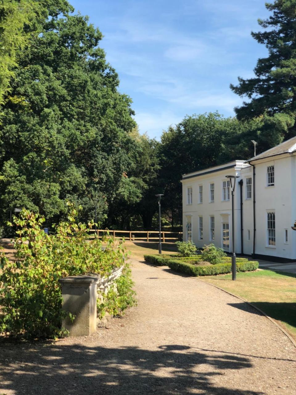 Gilwell Park Hotel Chingford Exterior photo